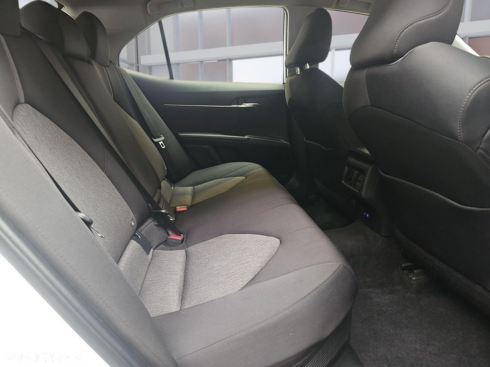 Toyota Camry 2.5 Hybrid Comfort CVT - 12