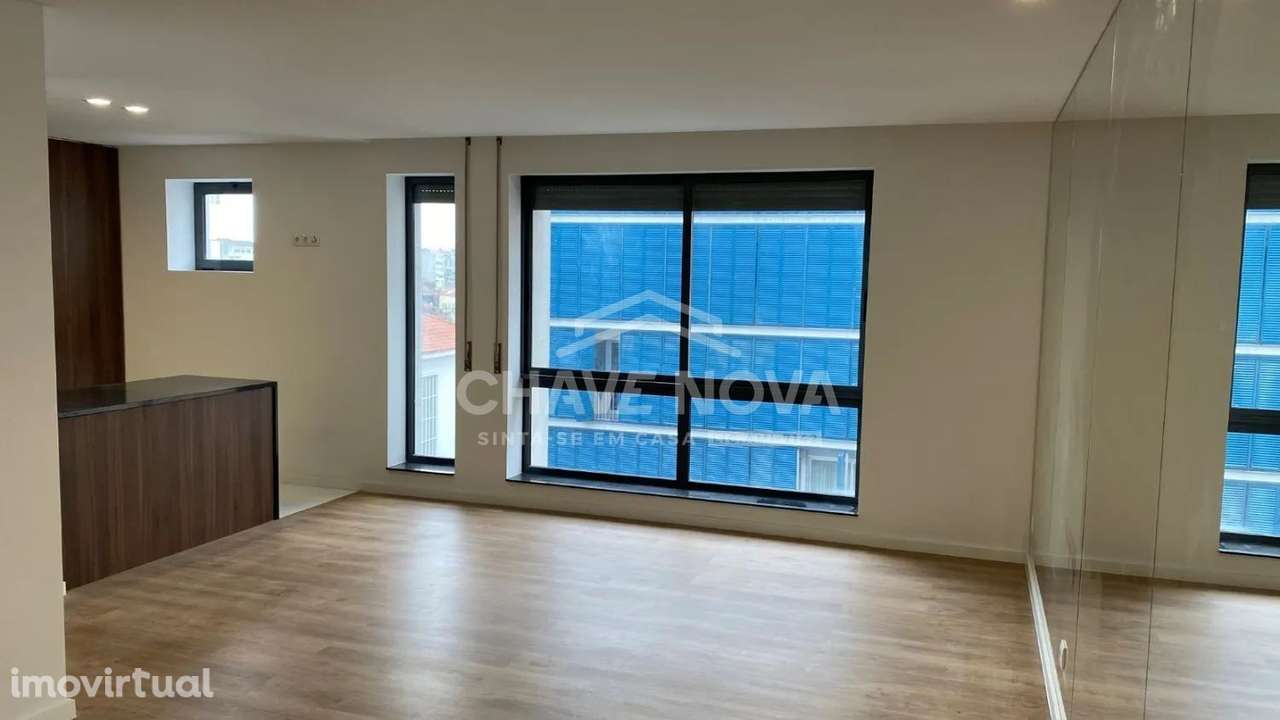 Apartamento T4 no Porto (junto Boavista) - Grande imagem: 2/14