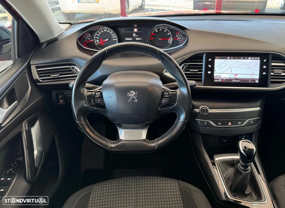 Peugeot 308 1.2 PureTech Style J17 - 17