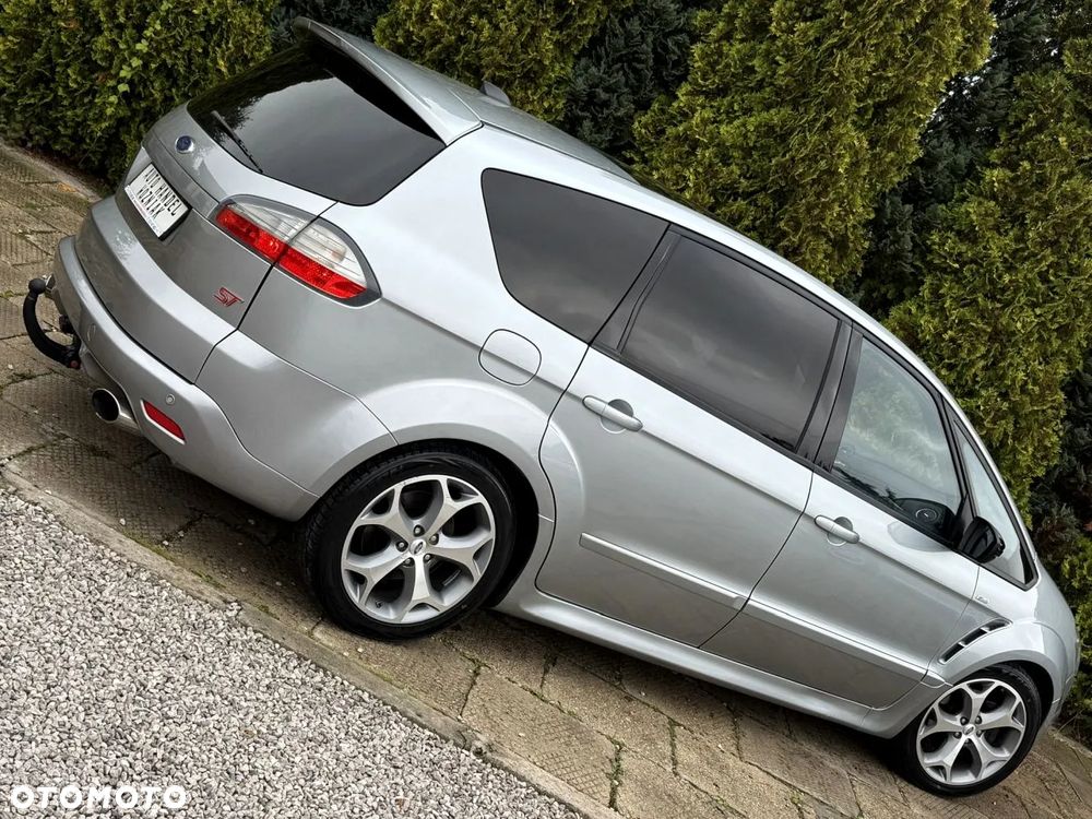 Ford S-Max - 12