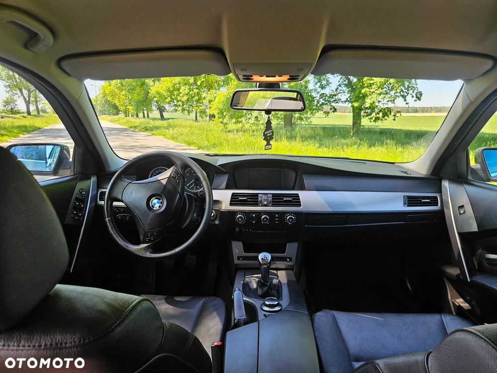 BMW Seria 5 523i - 7