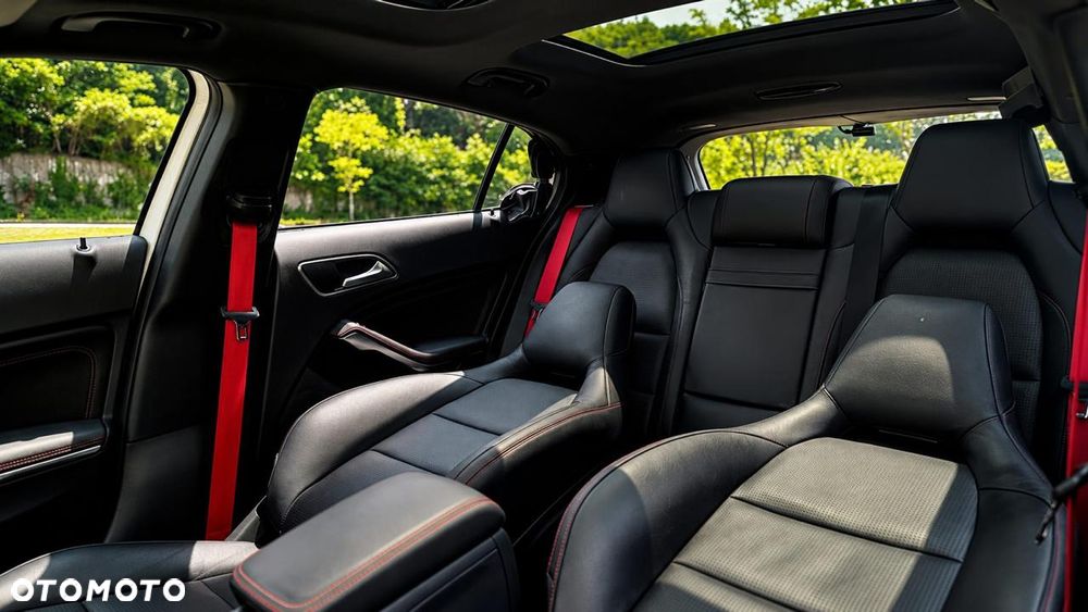 Mercedes-Benz GLA AMG 45 4Matic AMG Speedshift 7G-DCT - 7
