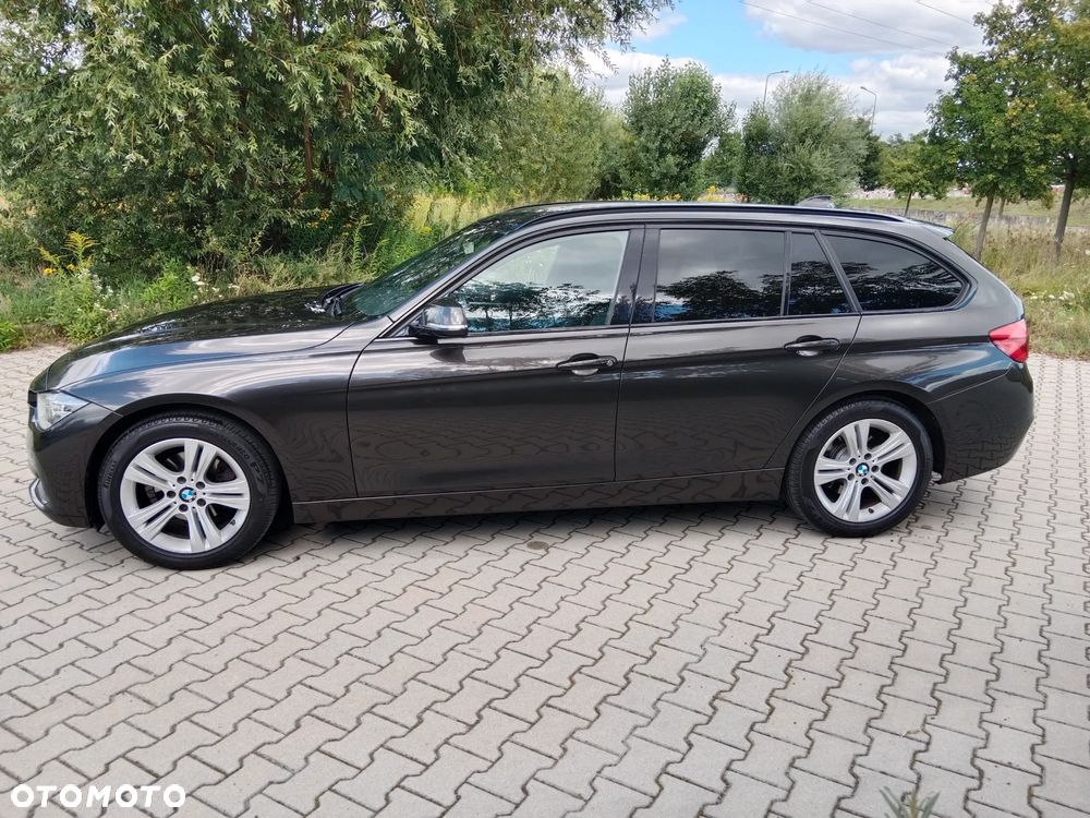 BMW Seria 3 318d Sport Line - 38