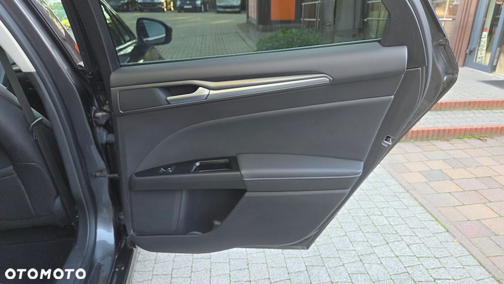 Ford Mondeo 2.0 TDCi STart-Stopp Titanium - 40