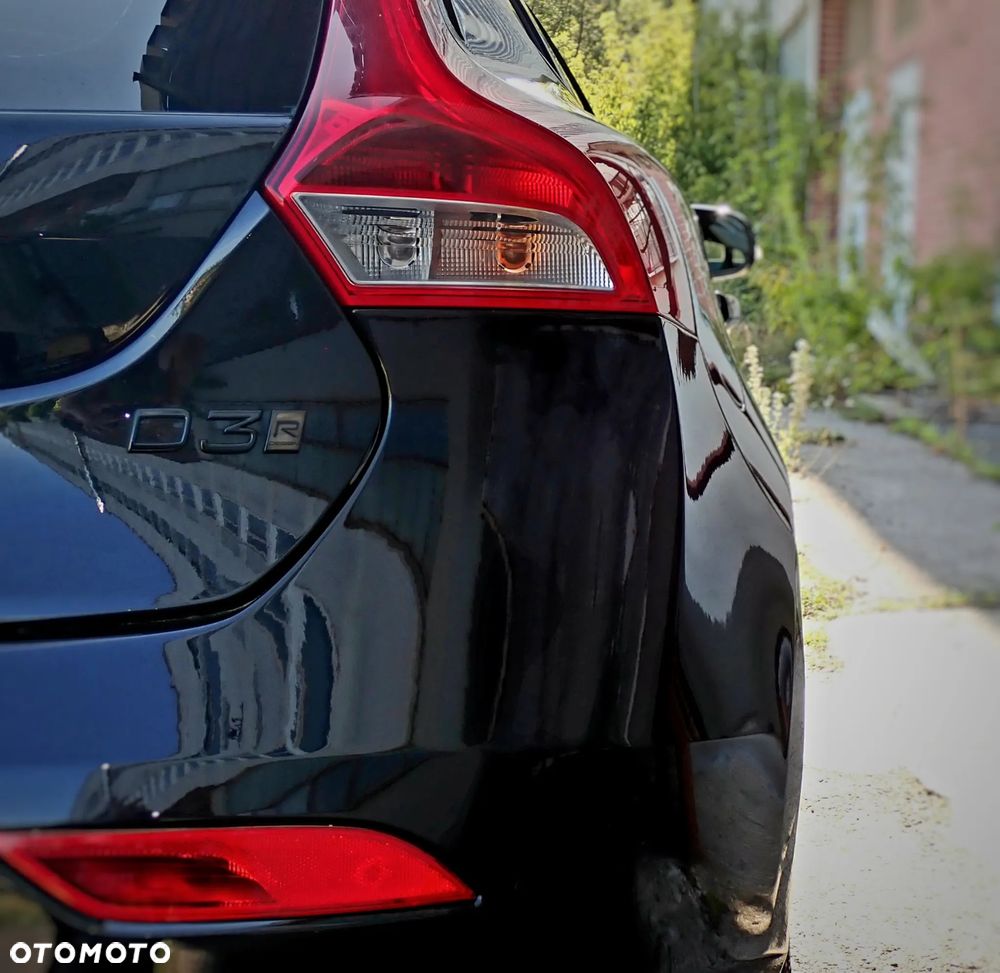 Volvo V40 D3 R Design - 22