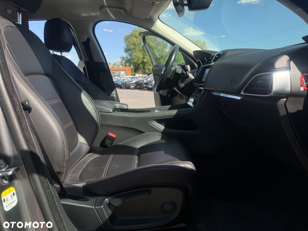 Jaguar F-Pace 2.0 i4D AWD Prestige - 11
