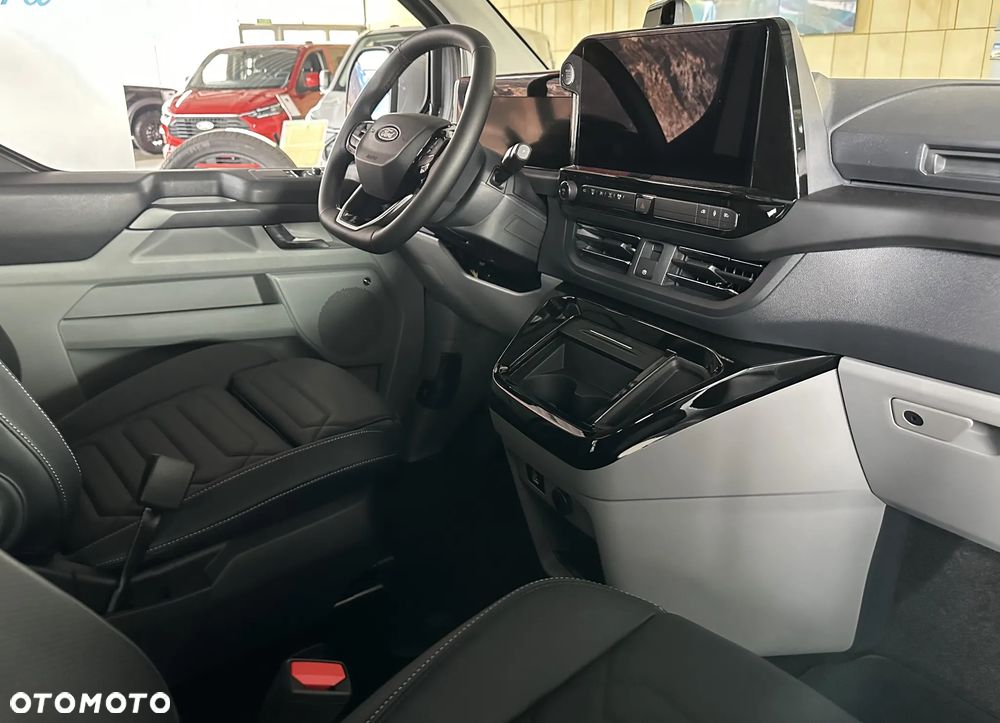 Ford Tourneo Custom - 7