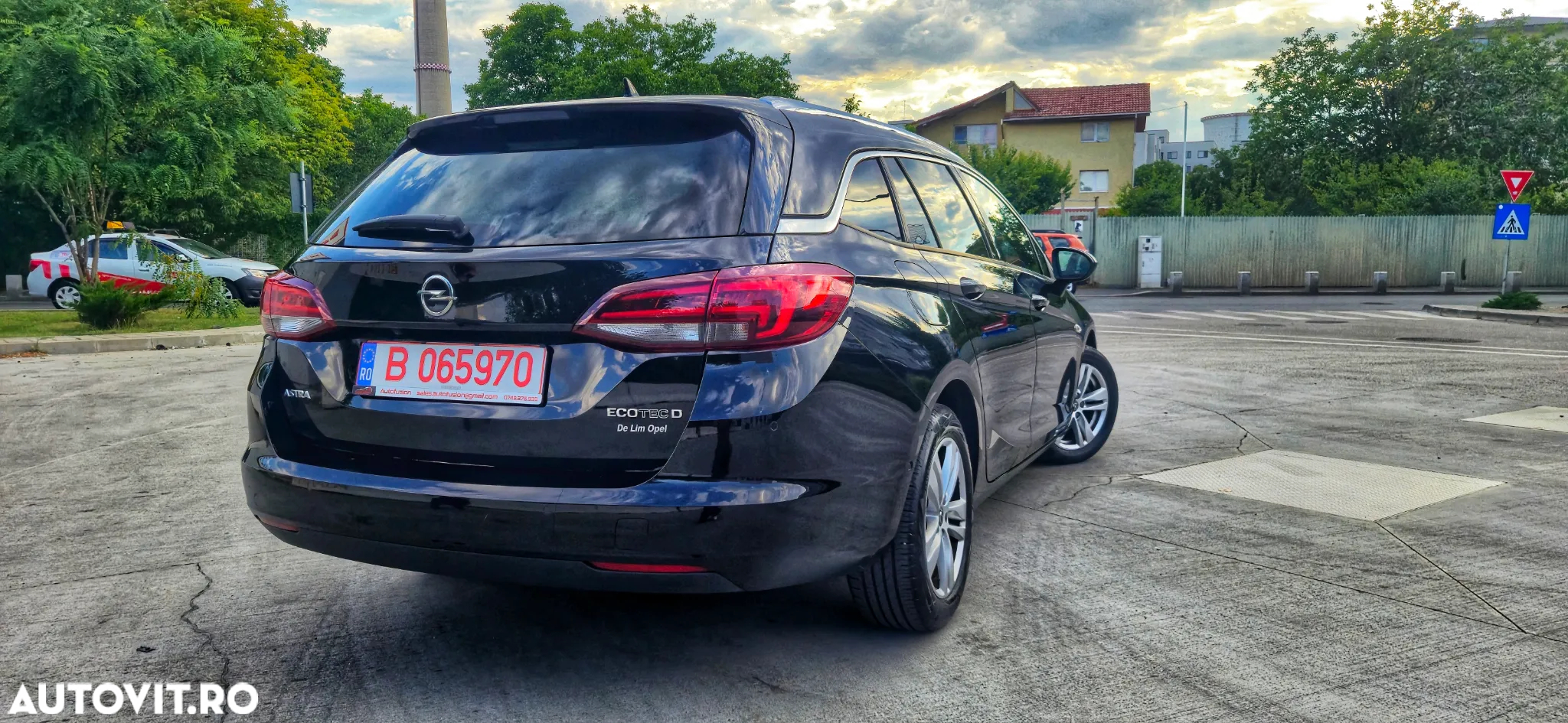 Opel Astra 1.6 D (CDTI DPF ecoFLEX) Start/Stop Excellence - 5