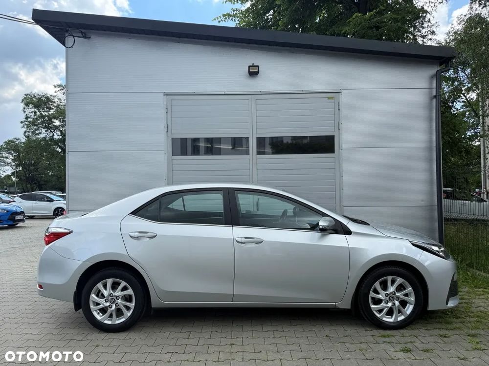 Toyota Corolla 1.6 Classic Plus - 3