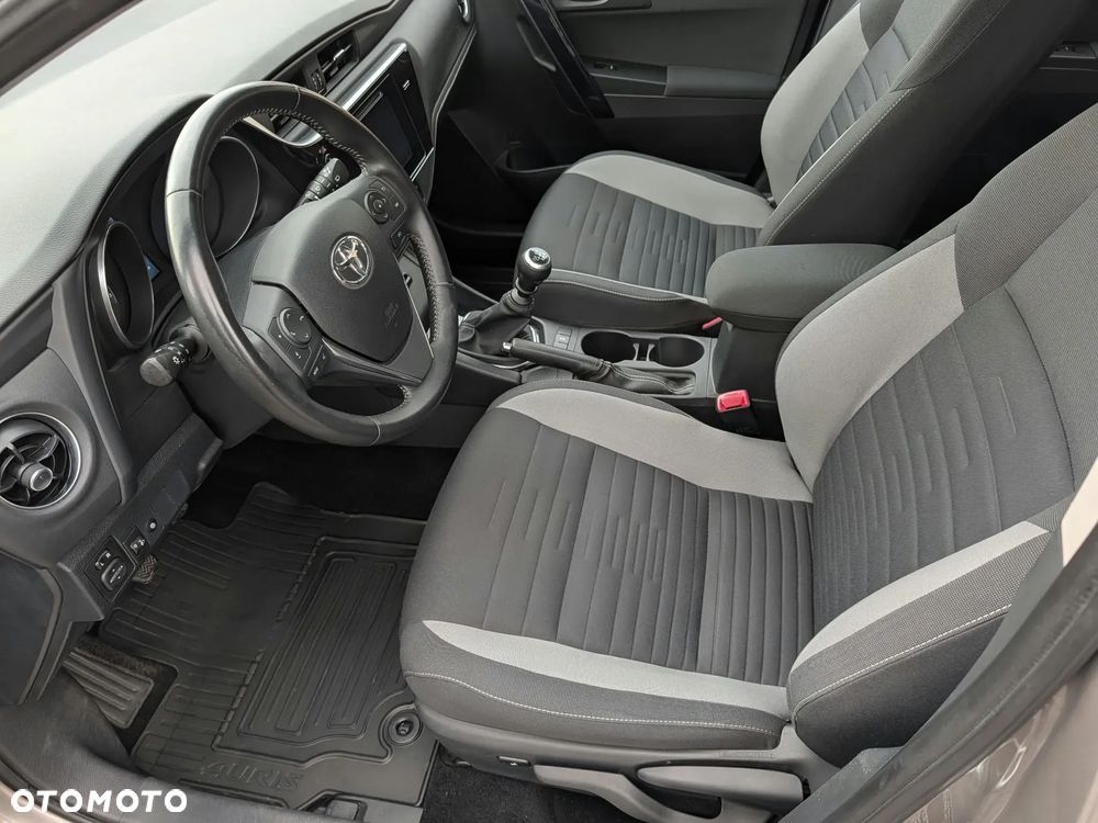 Toyota Auris 1.6 Premium - 5