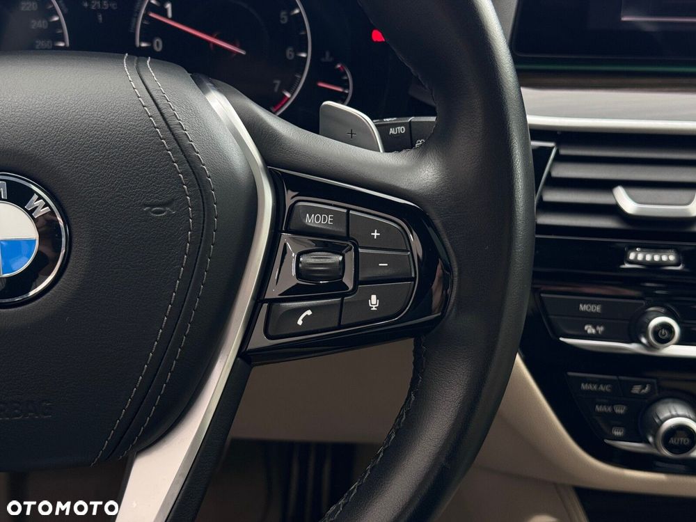 BMW Seria 5 530i xDrive M Sport sport - 24