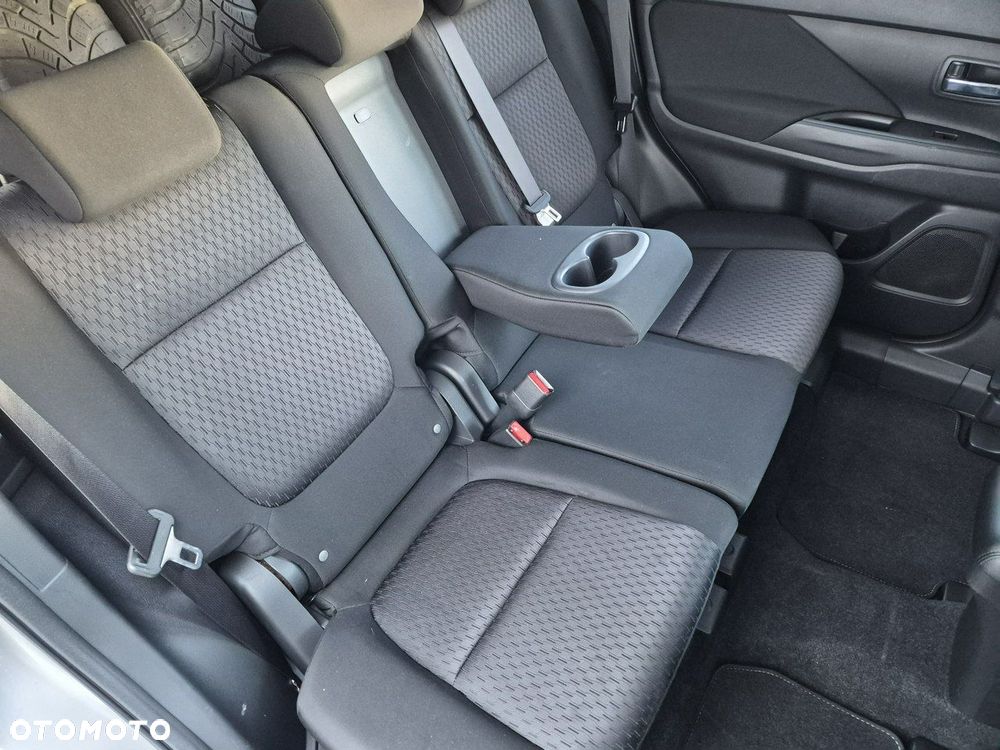 Mitsubishi Outlander - 25