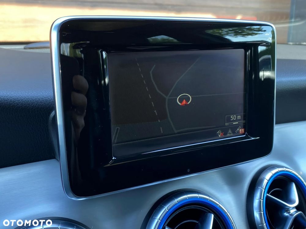 Mercedes-Benz CLA 200 7G-DCT AMG Line - 33