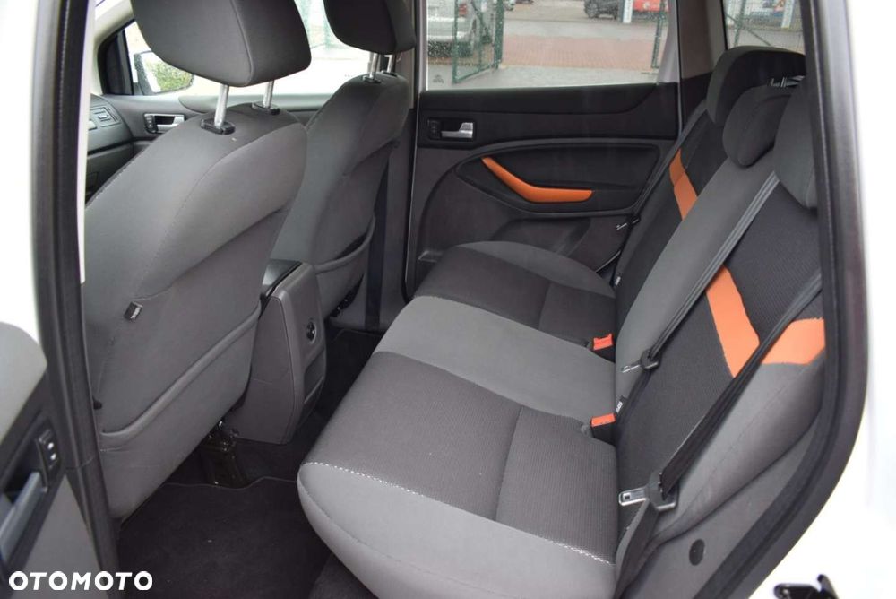 Ford Kuga - 19