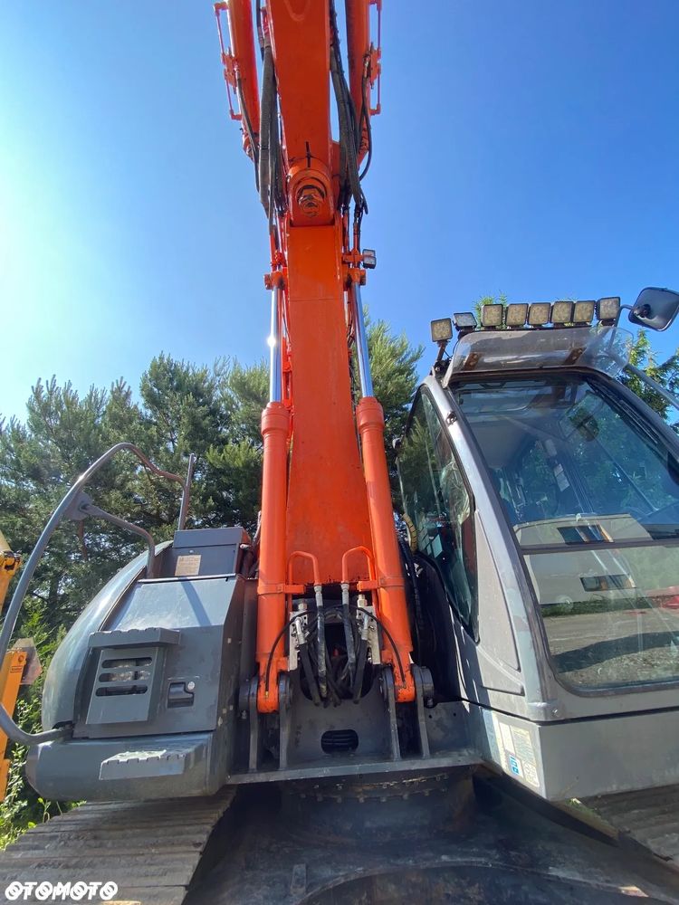 Hitachi ZX225USLC - 4