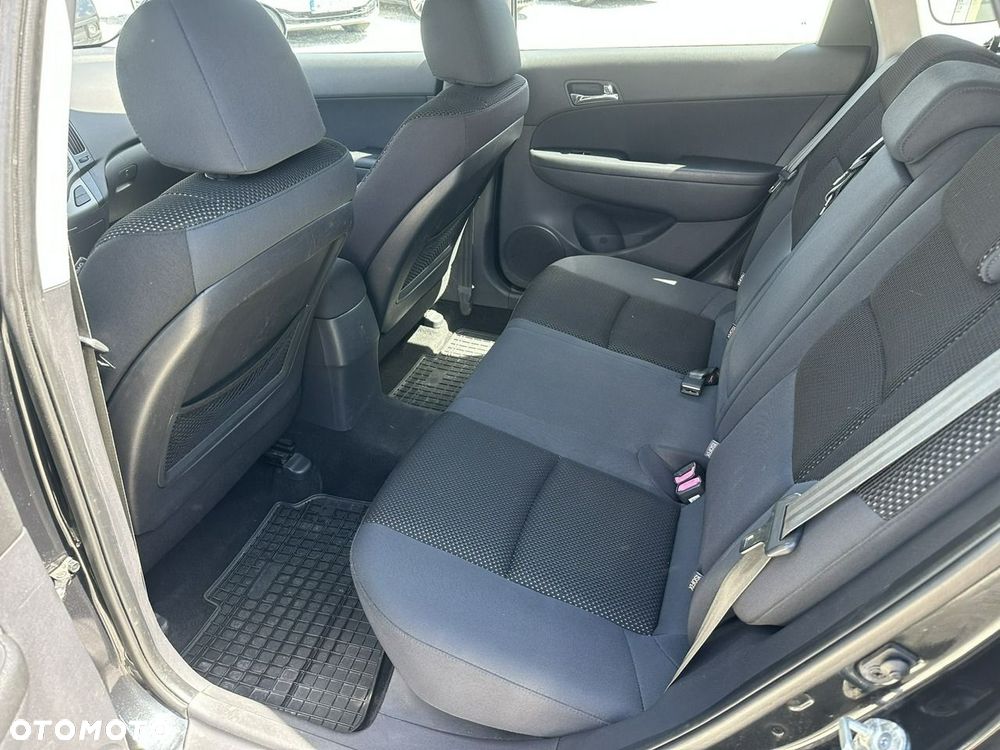 Hyundai i30 1.6 Comfort - 19