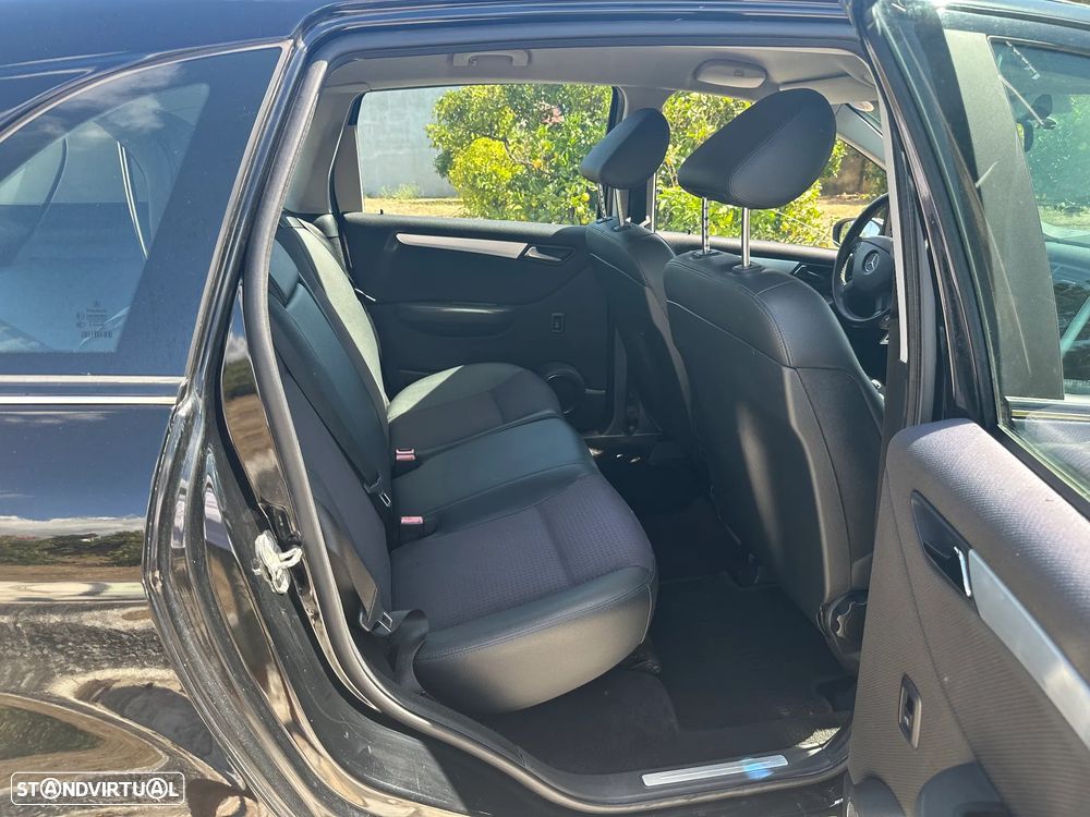 Mercedes-Benz B 200 CDI Autotronic - 29