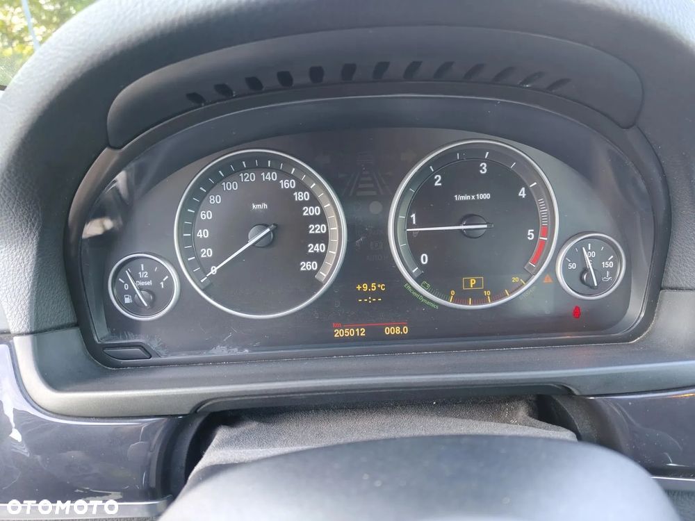 BMW Seria 5 520d Touring - 23