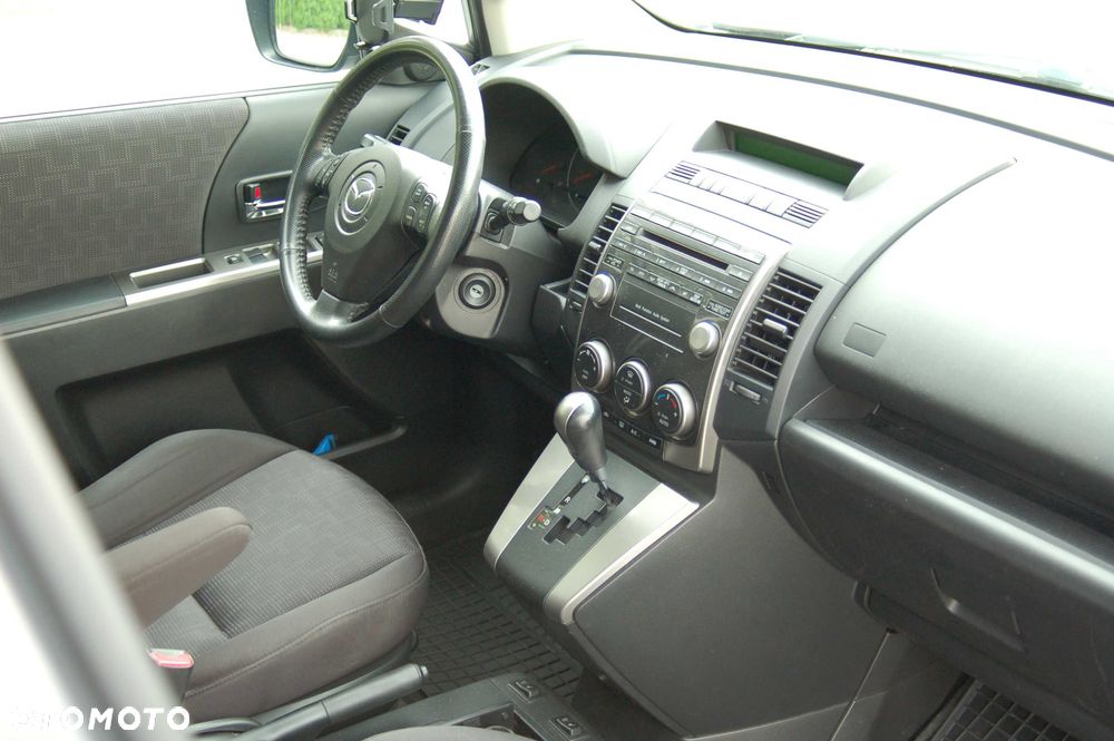 Mazda 5 - 8