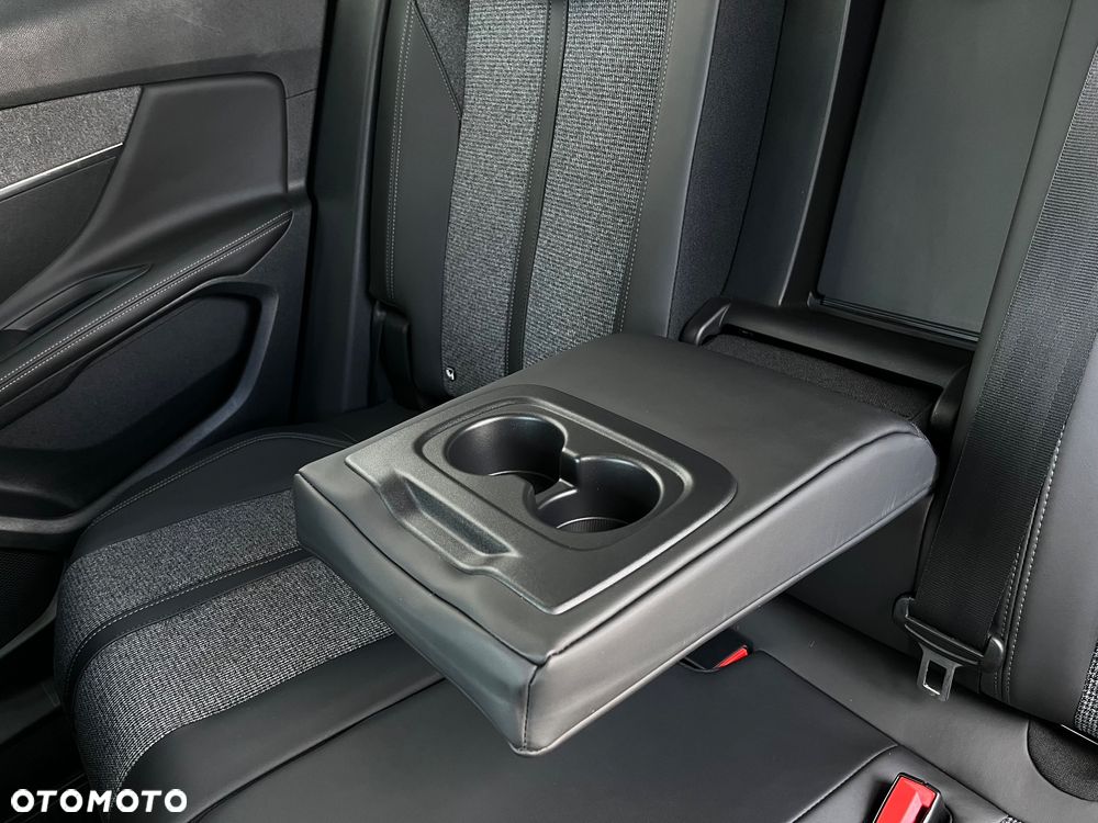 Peugeot 3008 PureTech 130 Stop & Start GPF Allure Business-Paket - 26