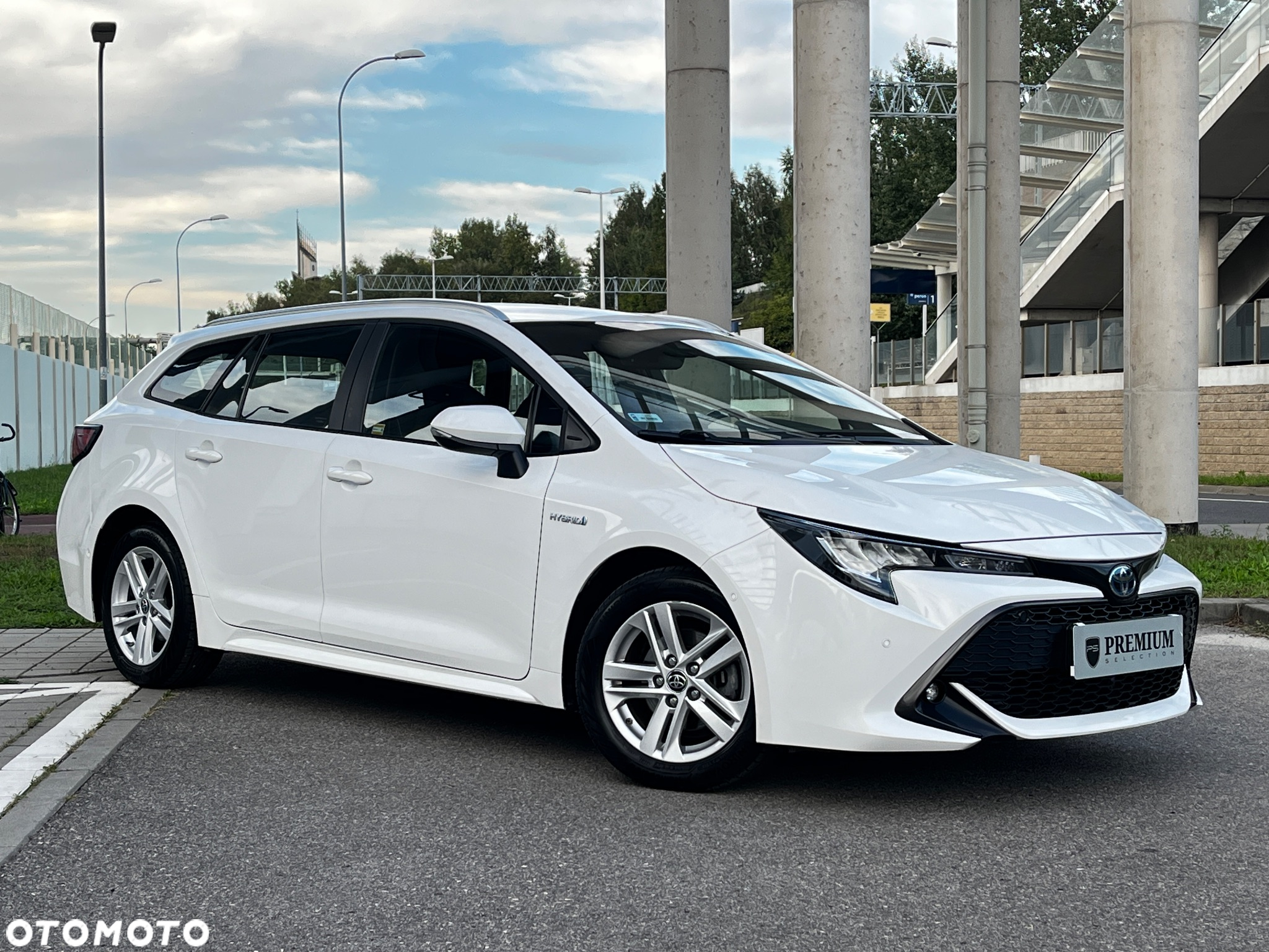 Toyota Corolla 1.8 Hybrid Comfort - 2