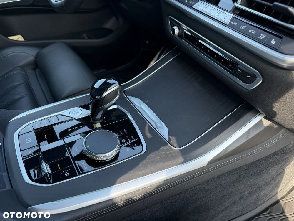BMW X7 xDrive40d mHEV - 18