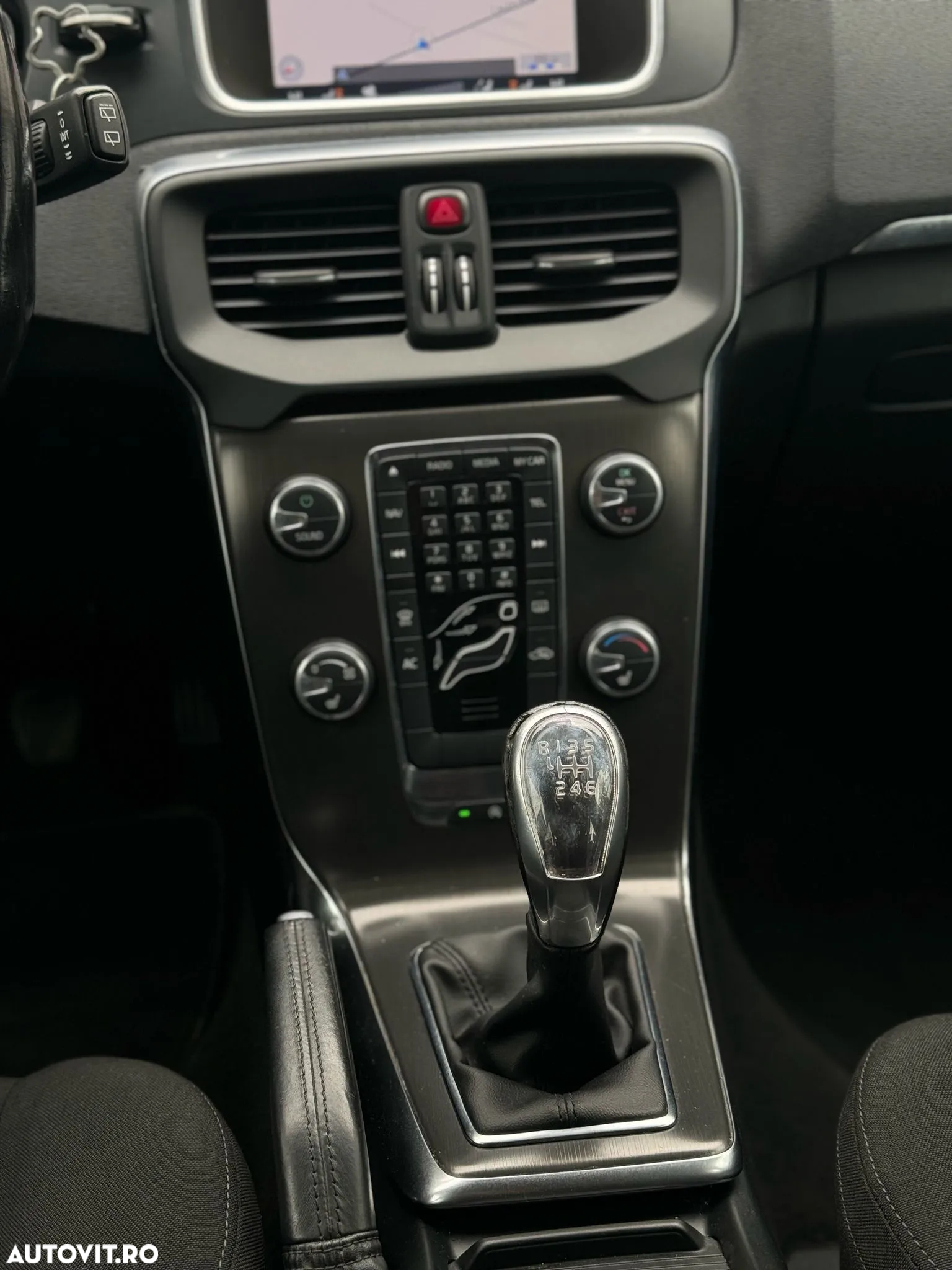 Volvo V40 D2 - 39
