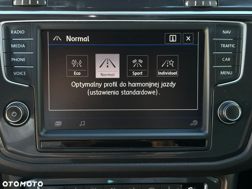 Volkswagen Tiguan - 13