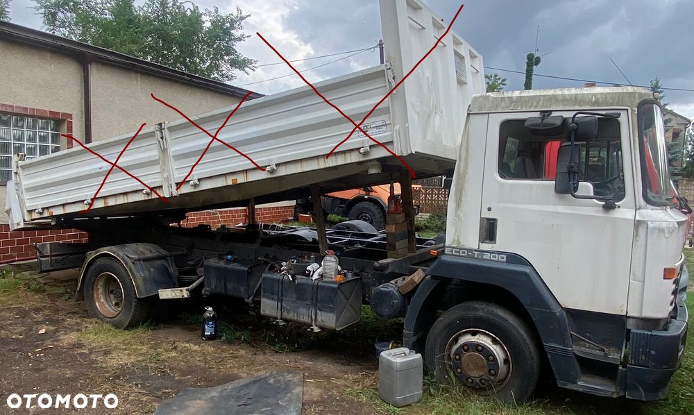 Nissan T200 - 4