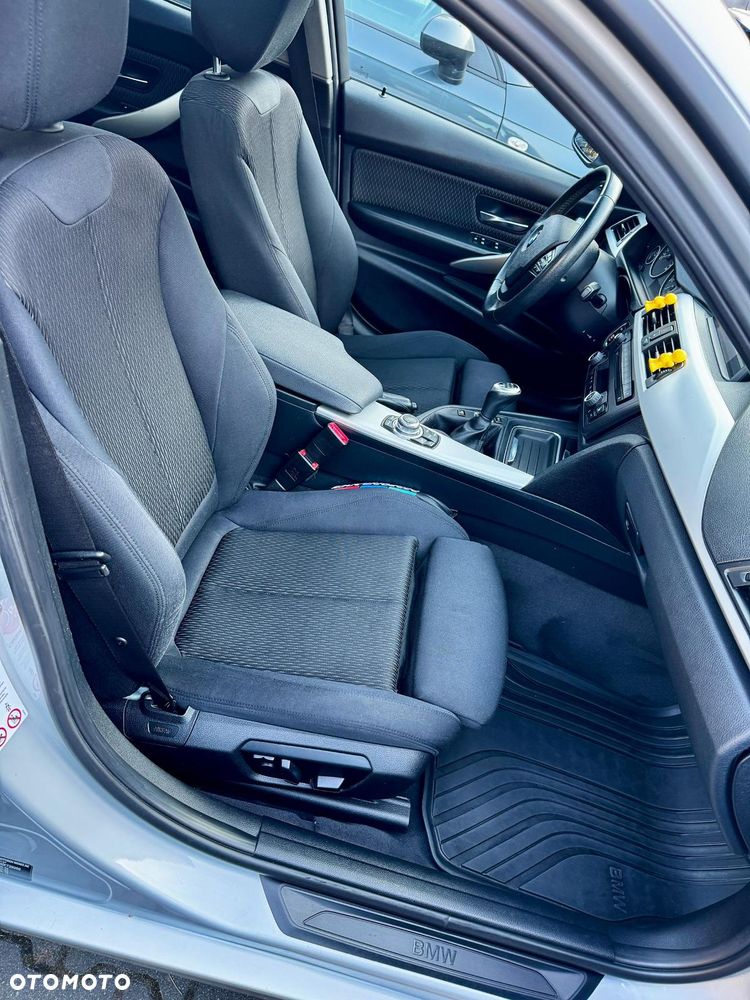 BMW Seria 3 320d - 16