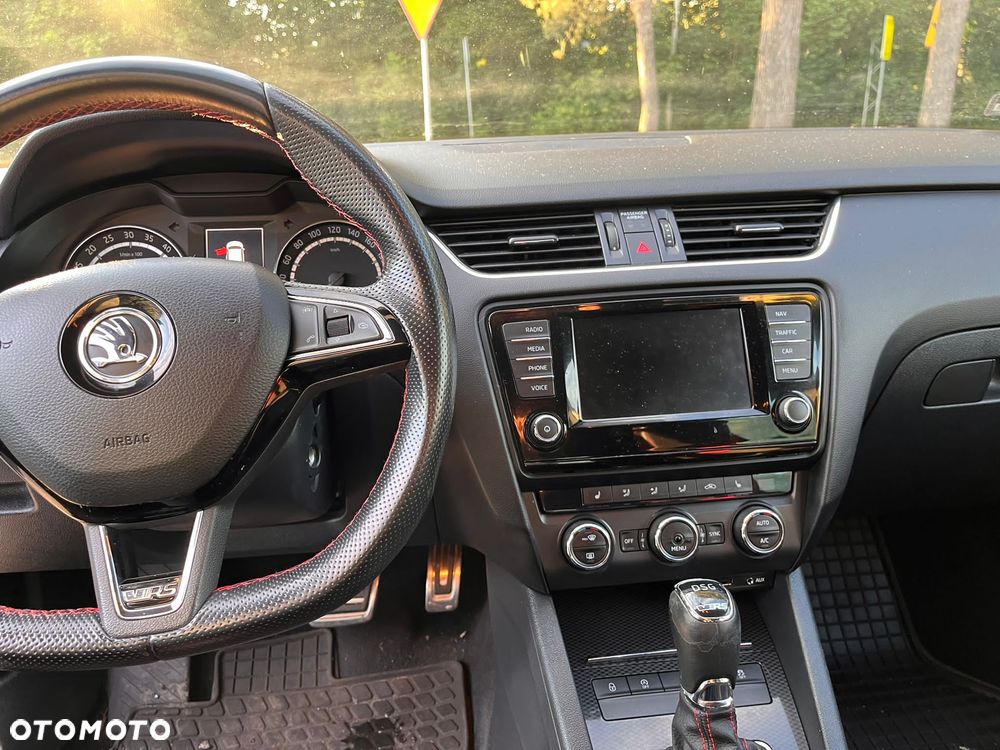 Skoda Octavia 2.0 TDI RS DSG - 9
