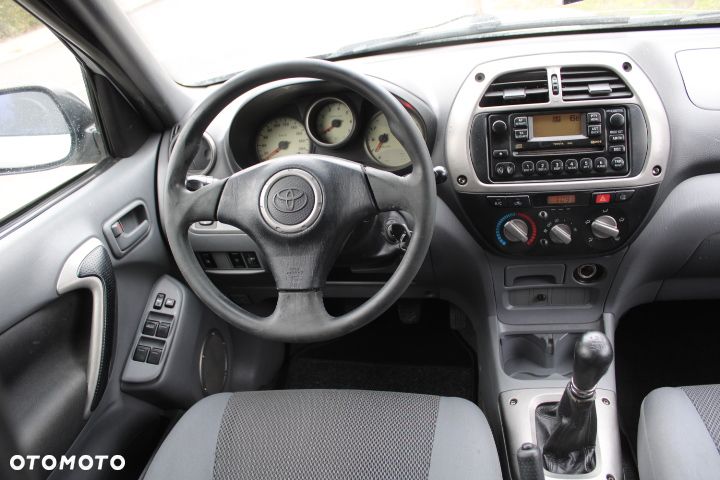 Toyota RAV4 D-4D 4x4 - 34