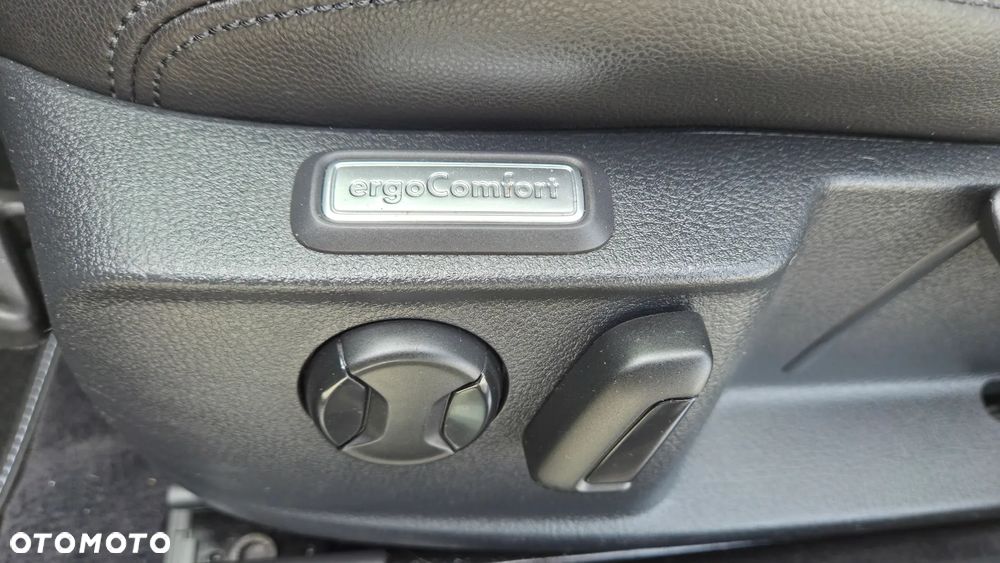 Volkswagen Passat Variant 1.6 TDI (BlueMotion Technology) Comfortline - 26
