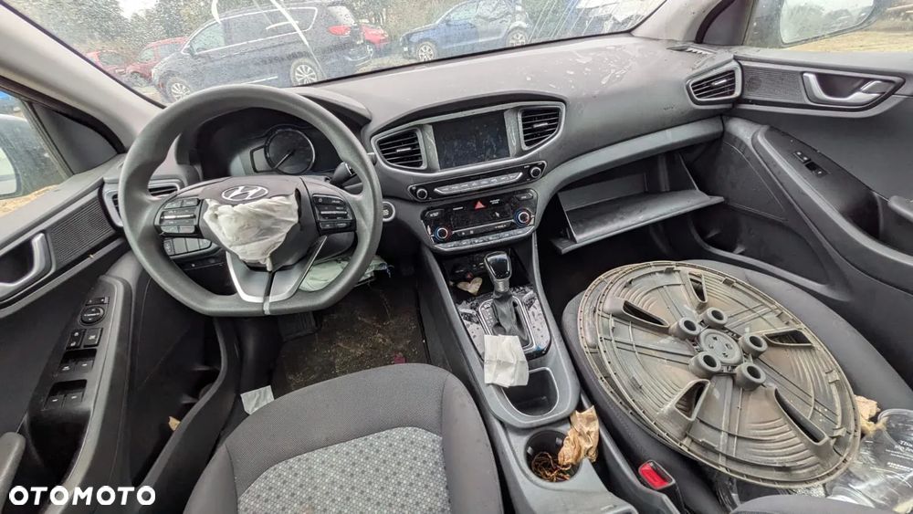 Hyundai IONIQ hybrid Premium - 22