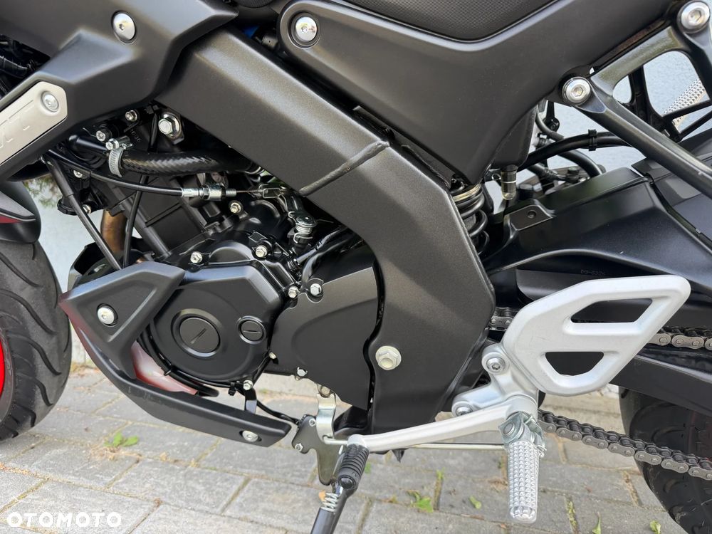 Yamaha MT - 32
