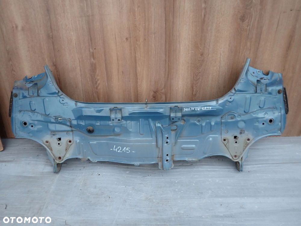 TOYOTA YARIS II 06-11 PAS TYLNY 8T1 - 1