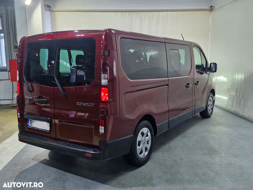 Renault Trafic 2.0 Blue dCi 150 EDC S&S L2 8+1 Zen - 2