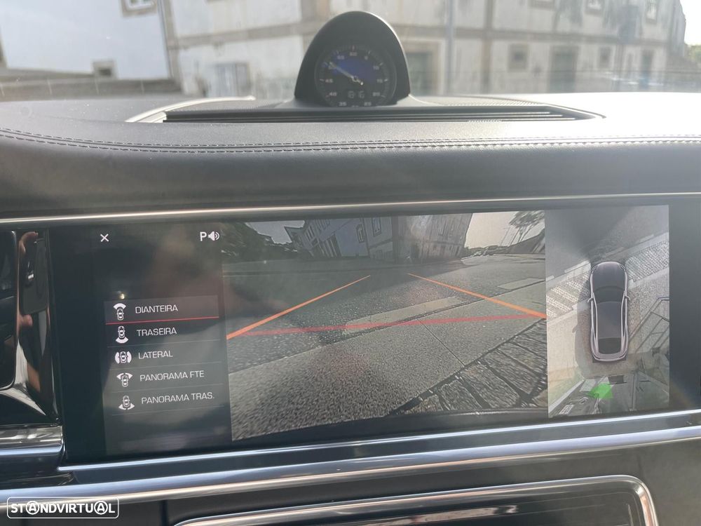 Porsche Panamera 4 E-Hybrid - 30