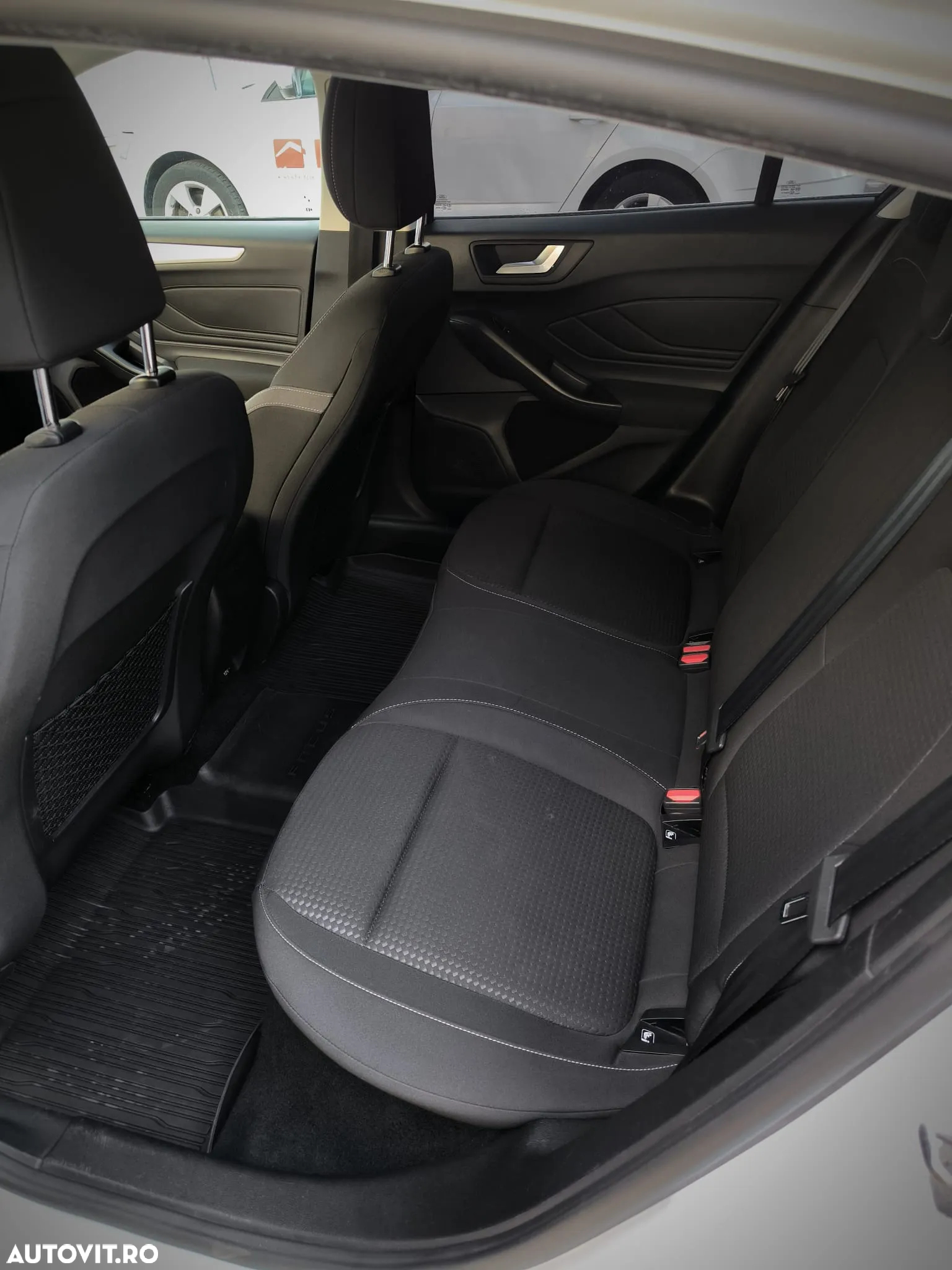 Ford Focus 1.5 EcoBlue Active - 6
