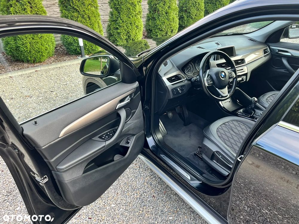 BMW X1 sDrive18d xLine - 25