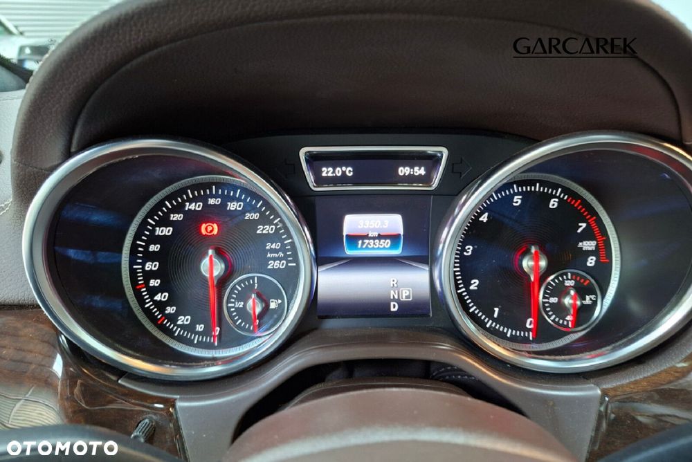 Mercedes-Benz GLS - 12