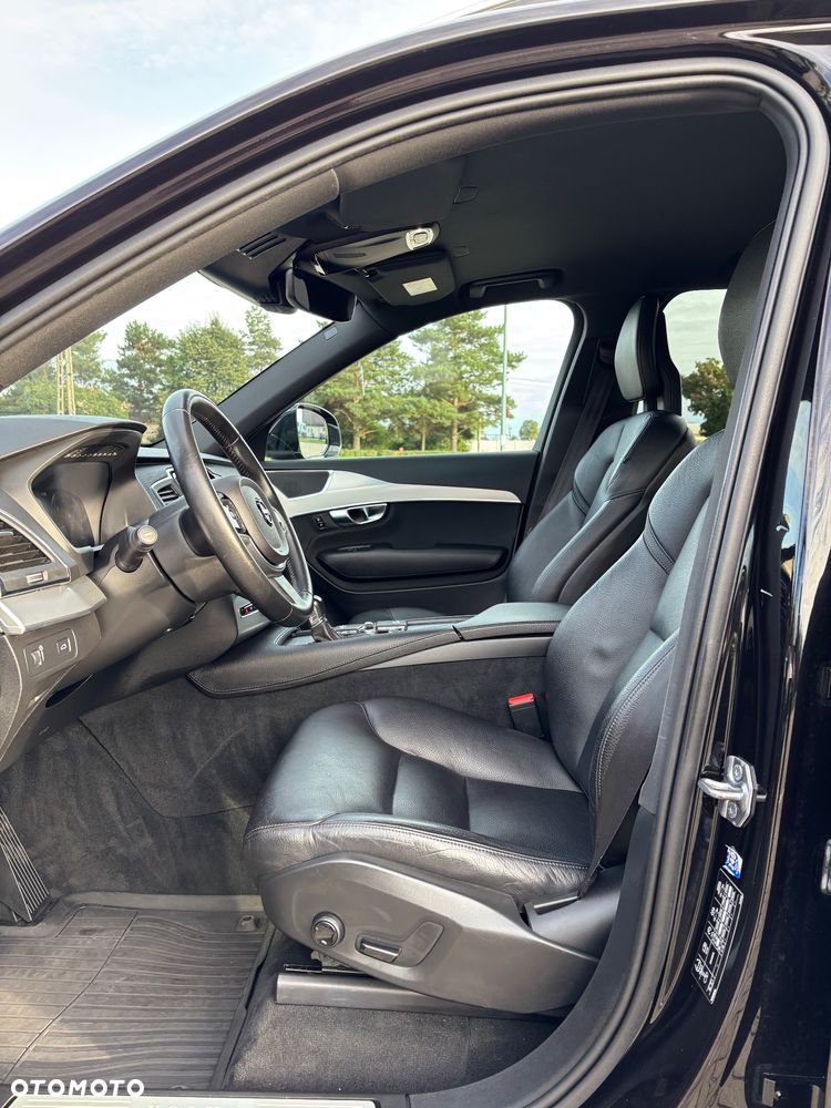 Volvo XC 90 D5 AWD Momentum - 11