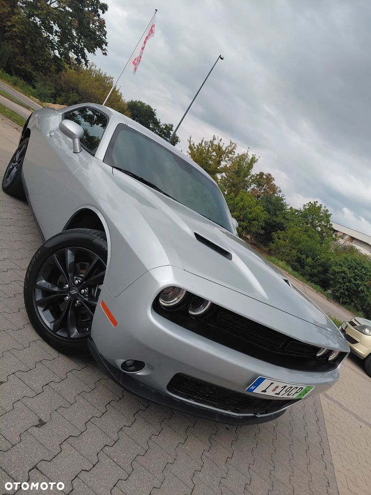 Dodge Challenger - 1