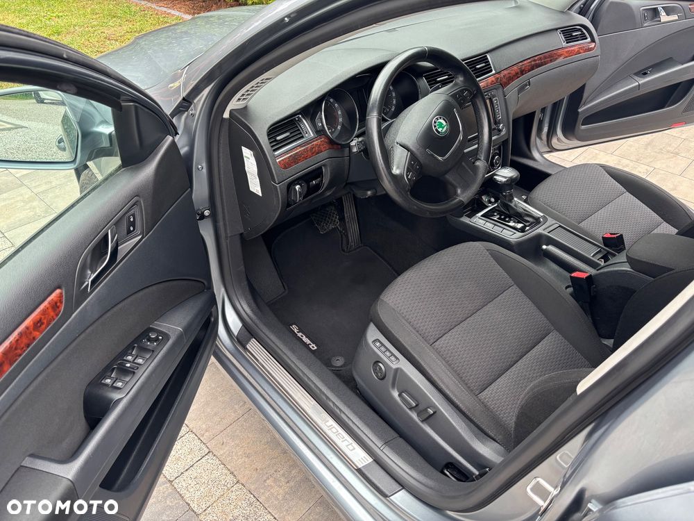 Skoda Superb 2.0 TDI Elegance DSG - 5