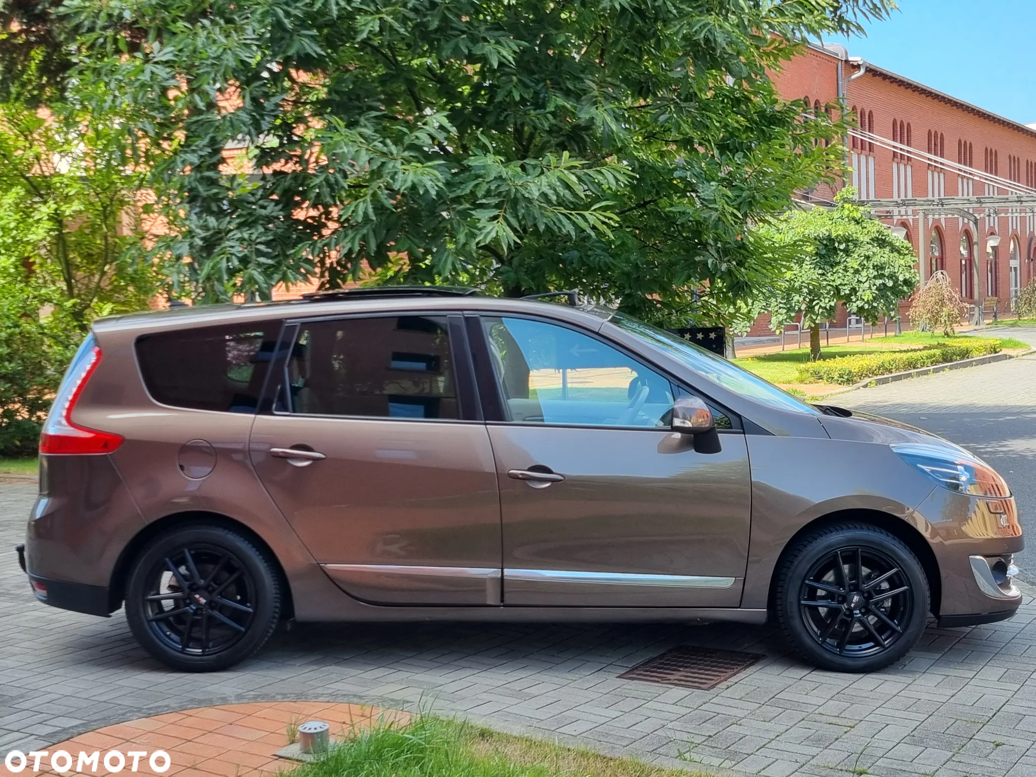 Renault Grand Scenic Gr 1.4 16V TCE Bose Edition - 6