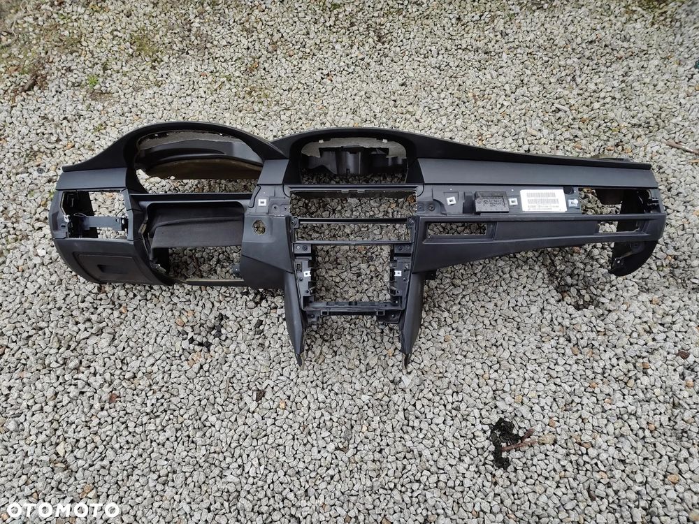 BMW E60 E61 DESKA KONSOLA kokpit czarna Igła Europa - 1