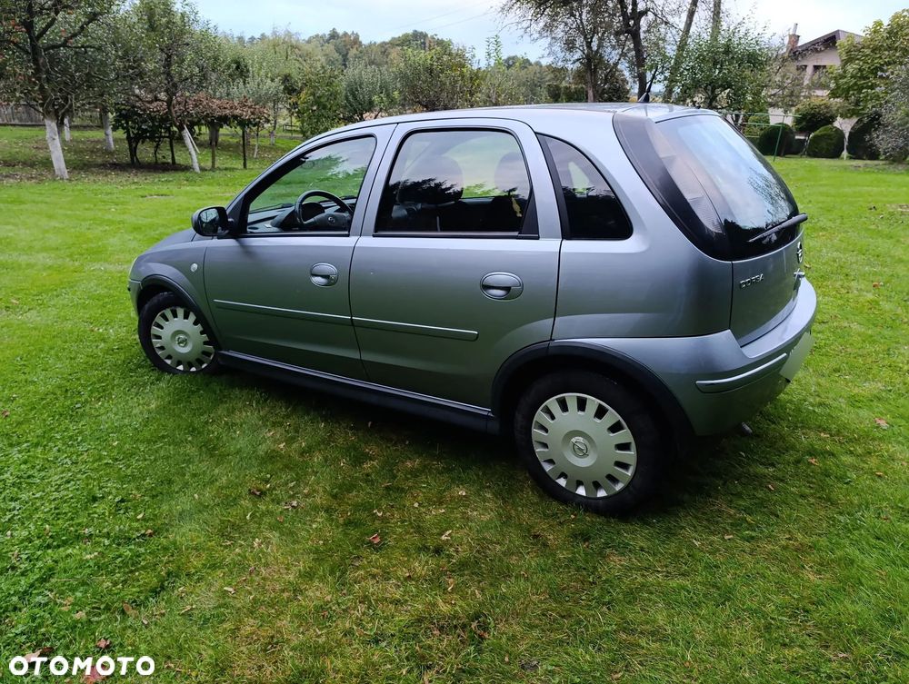 Opel Corsa 1.2 16V Cosmo - 4