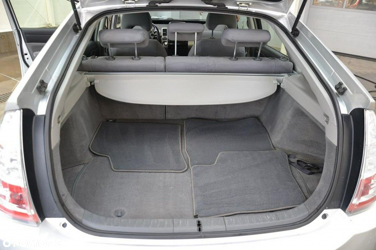 Toyota Prius - 26