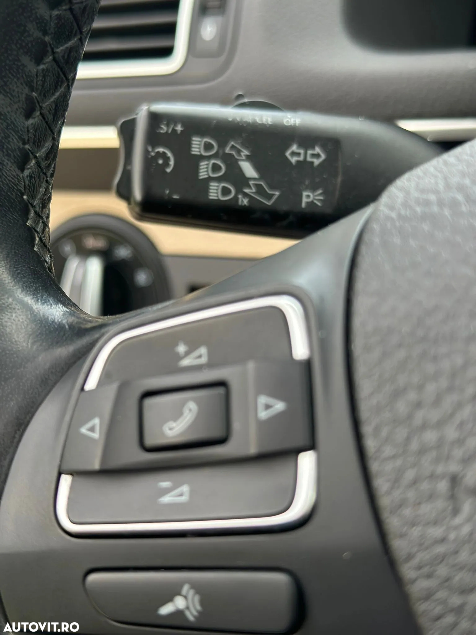 Volkswagen Touran 2.0 TDI DPF BlueMotion Technology Highline - 15