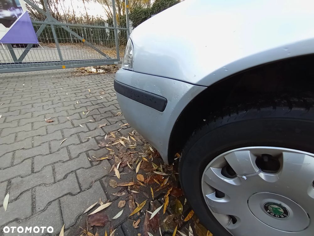 Skoda Octavia 1.6 Tour - 24